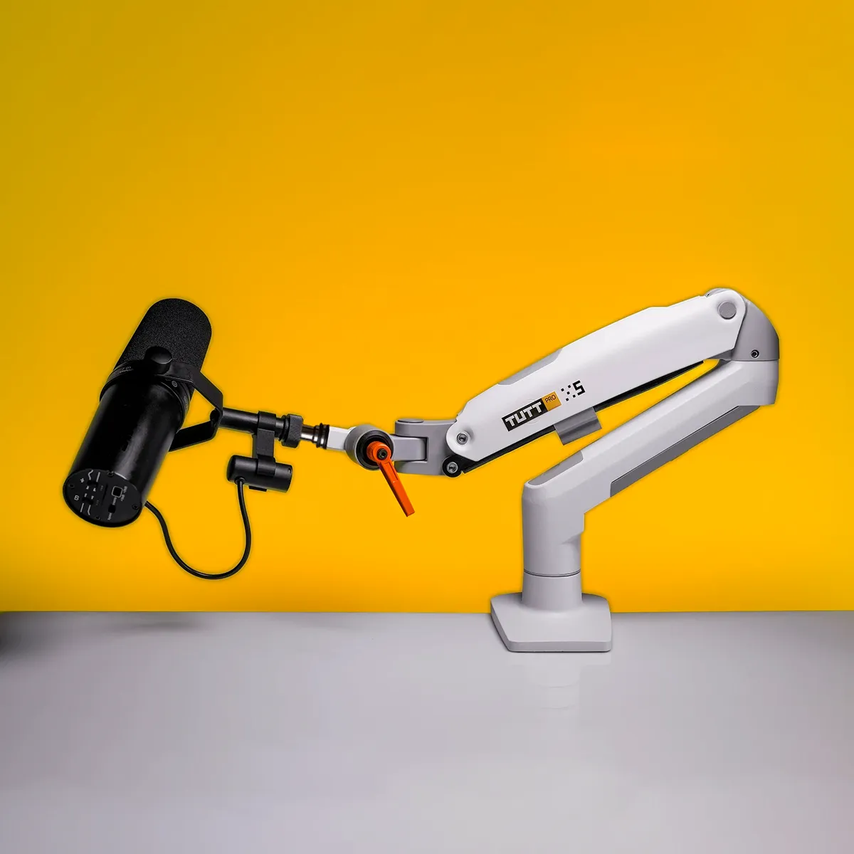tuttpro_x5_black_white_mic_on_yellow TuttPro X5 - Görsel 5
